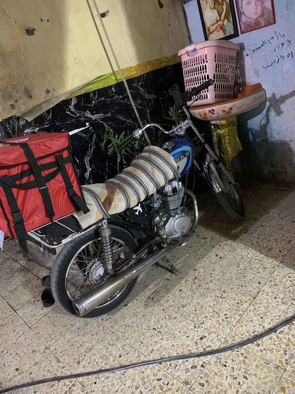 سلام عليكم دراجه للبيع مكينه نامه شلامجه دراجه نضيف جبتها عود اشتغل بيها وما شتغلت رايدها575وبيها مجال قليل حك جيه ولله ما مشتغل بيها ملاحضه هيه وصندوك ول غراض مال دلفري/ رقمي متواجد واتساب فقط***********
