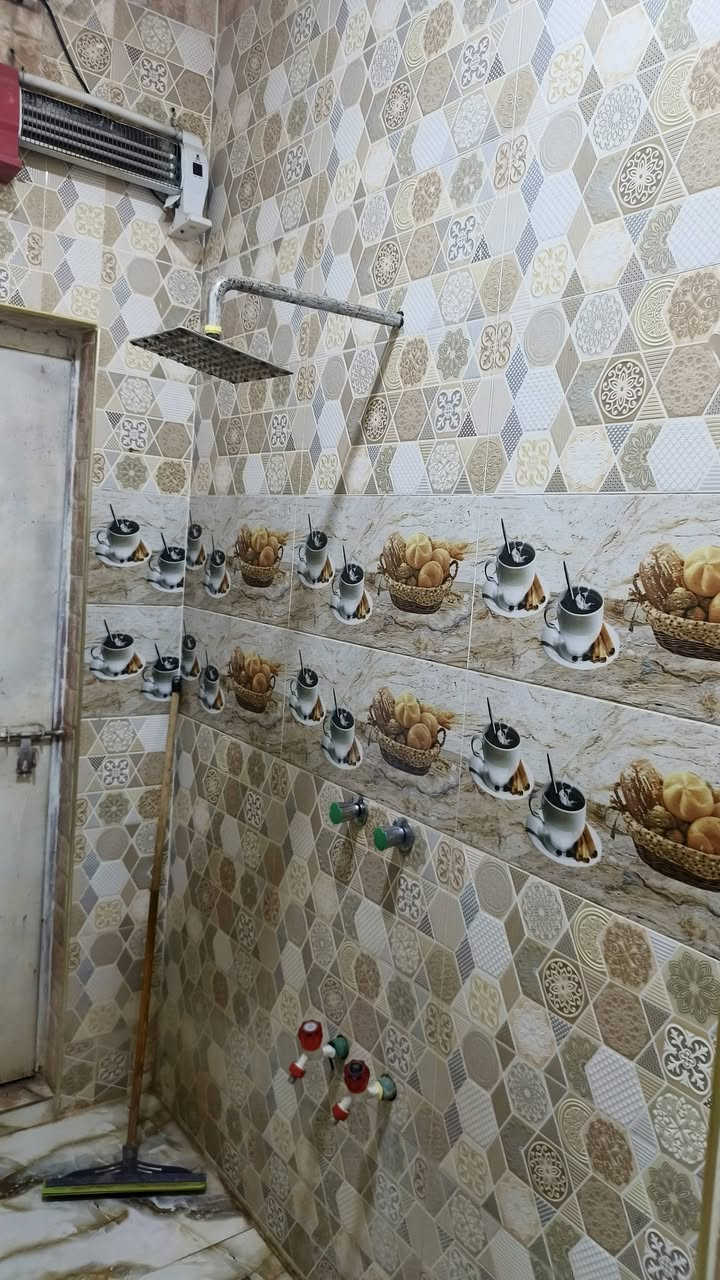 يالله بيت للبيع مساحه 100م زراعي مقبيل ابيوت الملكي التضحيه يبعد عن الشرع الريسي 50م
 ينباع هو واثاث الي بيه كله يتكون من غرفه وصاله  وديوانيه ومطبخ وصحيات داخليه وخارجيه 
بنيان بلوك صب كونكريت بنيان مرتب كلش  
السعر 63 وبيه مجال  باقي التفاصيل
وتساب
 ***********
