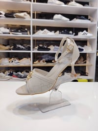 صندل • كعب ٧سم • مقاسات ٣٧-٤١