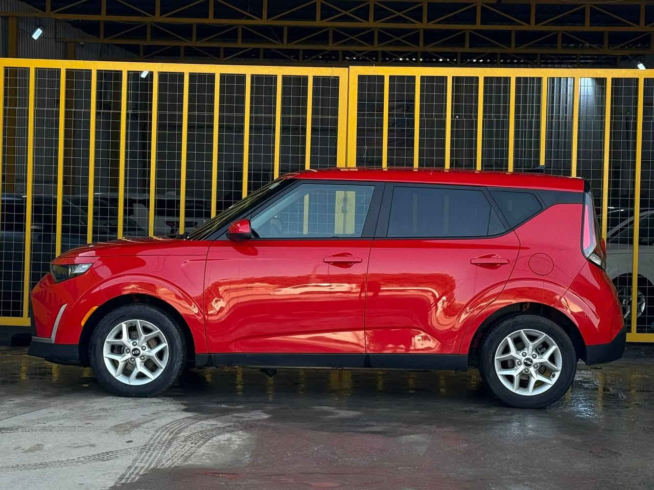 كيا صول KIA SOUL LX 2025
🔥 الداخل لون بيجي 
🔥 السيارة كلين و صور الحادث موضح بالمنشور 
🔥 تترقم جميع المحافظات 
🔥 مكان السيارة بابل 
للاستفسار الاتصال على الارقام التالية 
***********
***********
او مراسلة الصفحة
