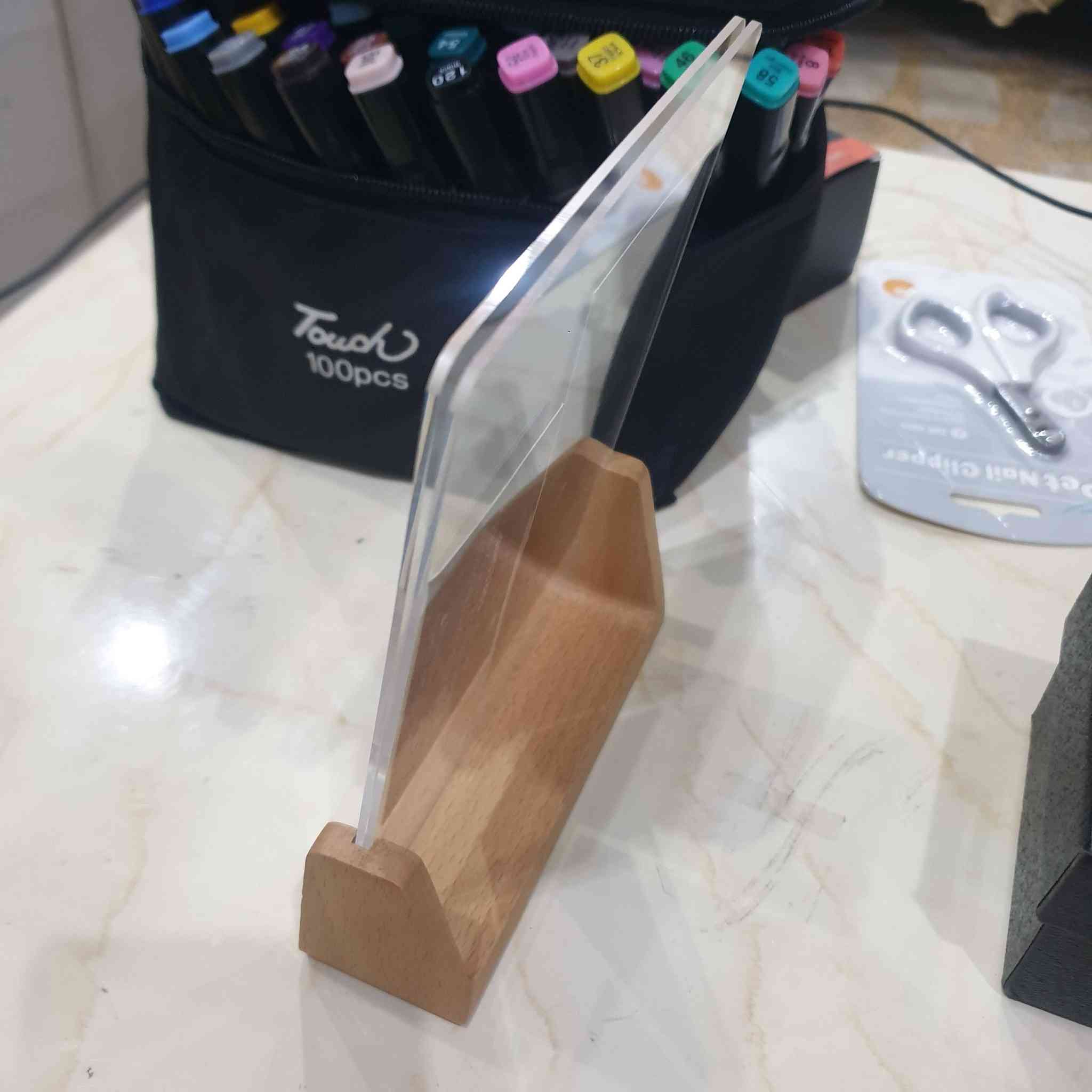 قاعدة صورة خشبية مع لوحين بلاستك جميلة وانيقة للمكتب او لديكور المنزل متوفر ١٠ قطع سعر القطعة الف دينار


**إذا كنت صاحب هذا الإعلان وتريد حذفه لأي سبب، رجاءا أرسل رسالة إلى الدعم الفني**