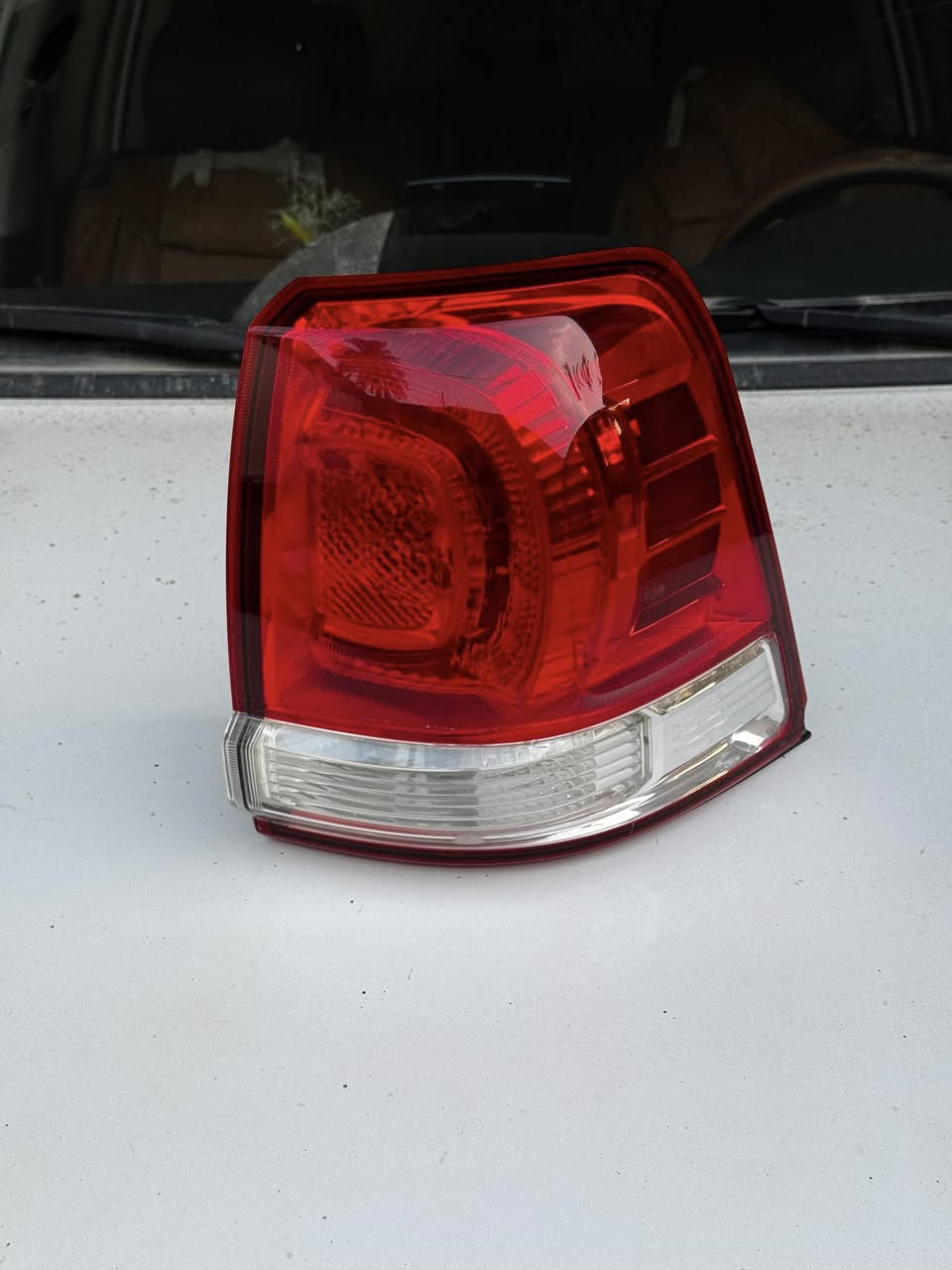 بك لايت لاند كروز 2008 -2011 جهة اليسار اصلي مال سيارة 
شغل بس السكن ضعيف فقط 
السعر 40 الف 
***********
