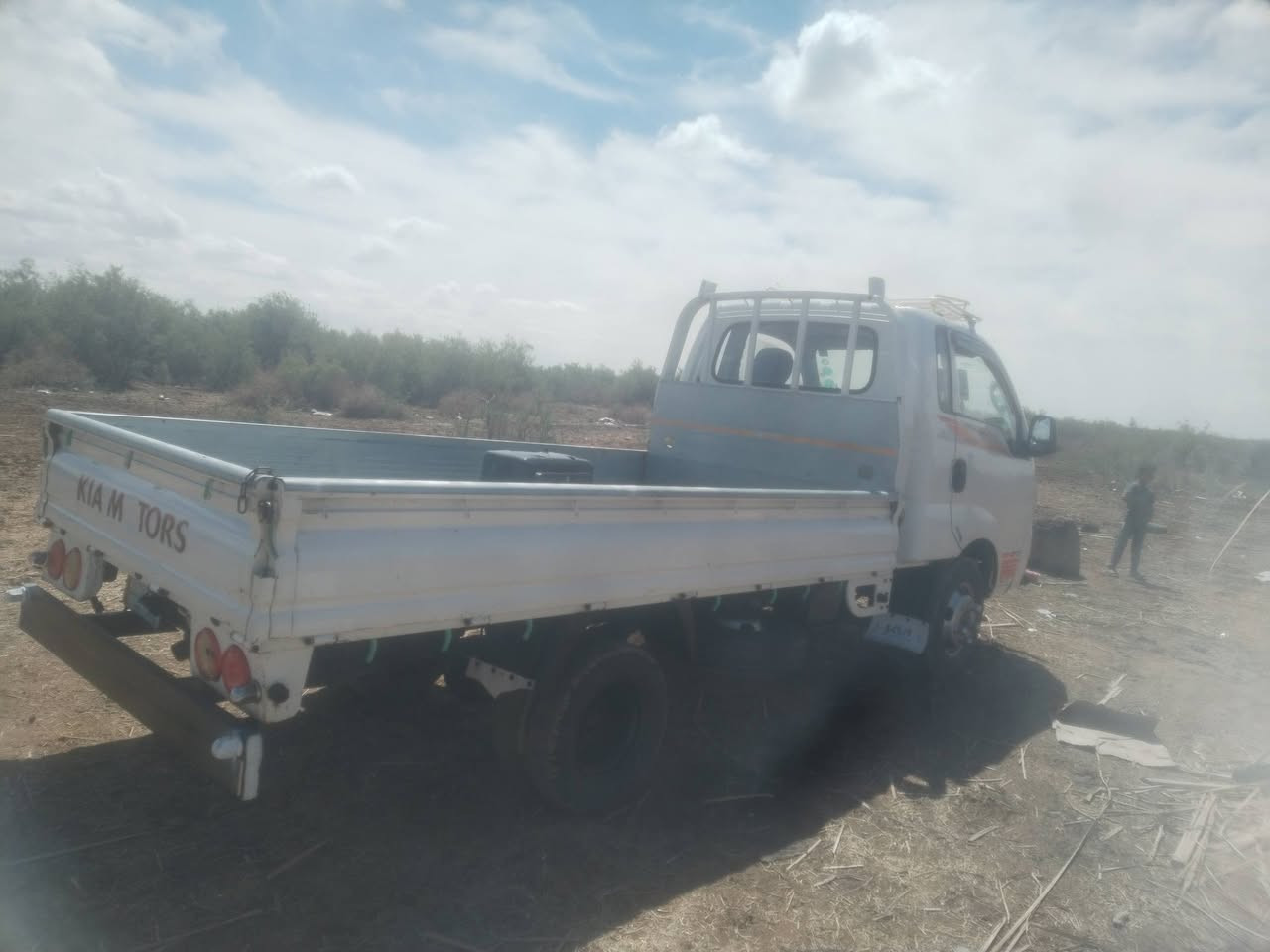 سلام عليكم كيه فحل موديل 18مكفوله كفاله عامه حته من زلق سياره جديده حيل مال جناي بيه بس رقم شاصي ماواضح سياره بسمي سنويته 29 توه داخله هزه السعر 135 وبيه مجال قليل التصال عله رقم ***********بيه واتساب
