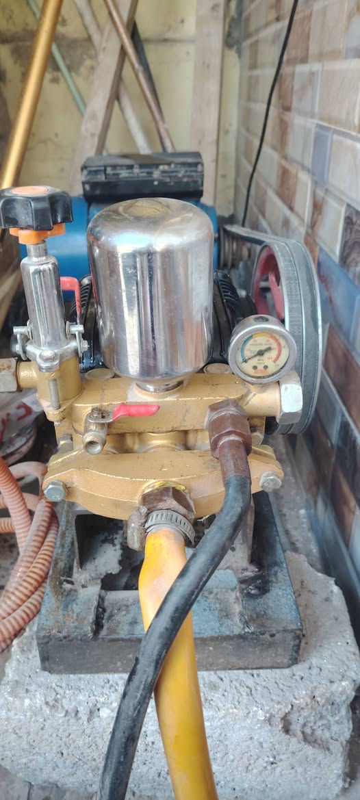 بعد التحيه والسلام ماطور غسل للبيع كلش قوي الماء مالته يصعد ارتفاع ٥ أمتار والله استخدام شخصي مو شغل ومفصيلنه هستوه استخدمته فقط للزياره وغسل للبيت السعر ٣٥٠ وبي مجال غير متواجد عالفيس
***********
