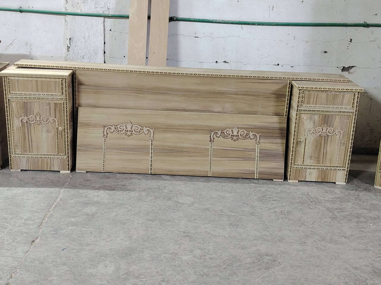 سلام عليكم نواعم شغل وصط سعر الناعمة ١٦٠  بدون ال احذية وية الحذية ١٨٥ مكان بغداد كسرة وعطش كمية محدودة تصل برقم ***********
