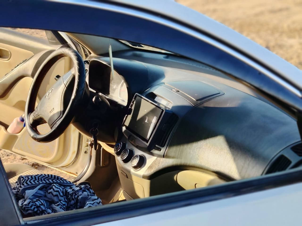 سلام عليكم
مكلف بل نشر النترا 2011 
بيه بابين صبغ وجاملغ امامي مبدل 
والباقي كله مكفول
مكينه وكير خير من الله 
رقم بغداد الماني سنوية لل2028 
محرك 1600 دكشن عالي 
مكاني النجف حي القدس
رقم صاحب السياره
***********
اتصل وبيك خير وتدلل
