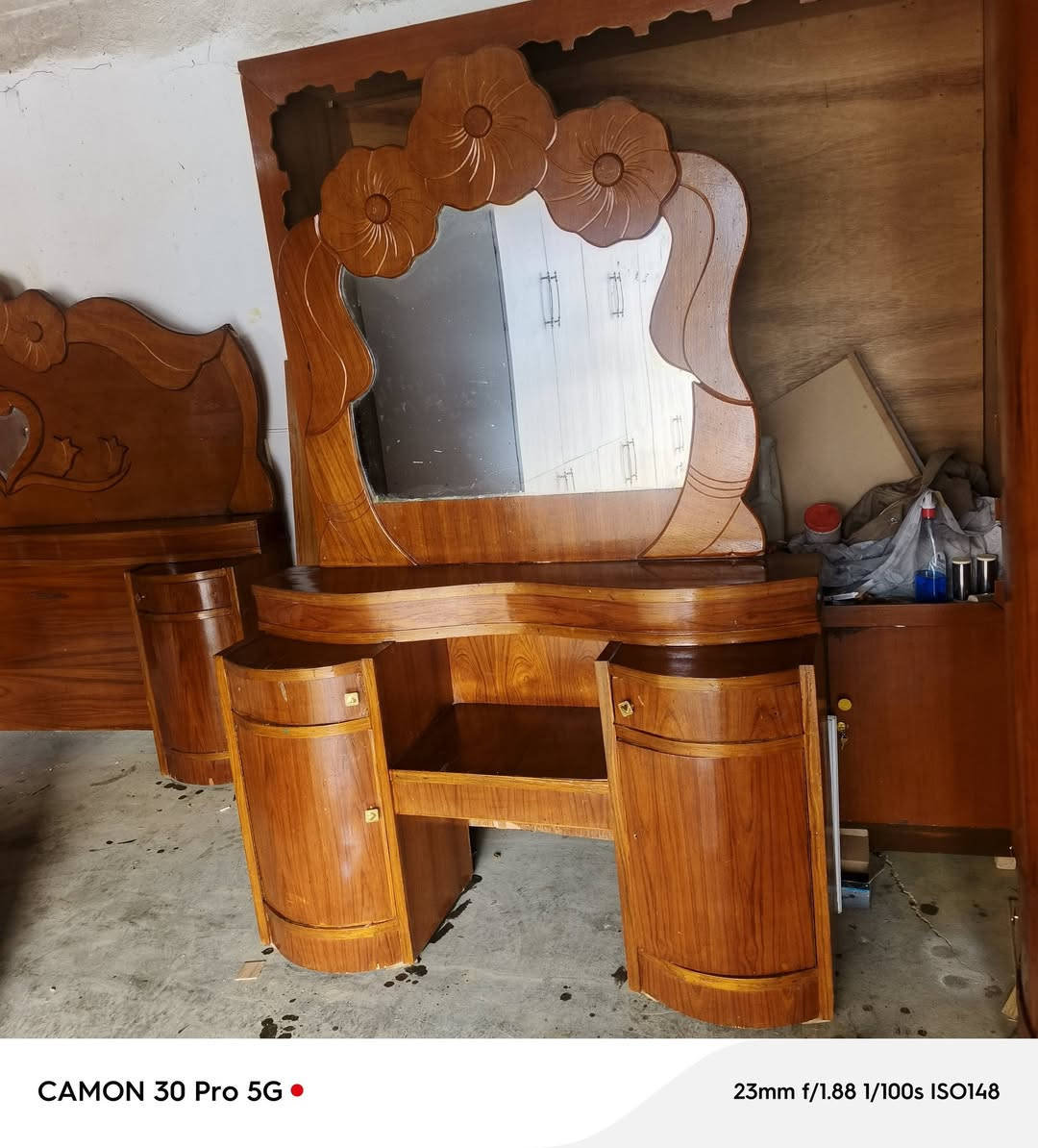 غرفه صاج سته باب ملحق 
#شغل_فصال_حطاطه 👉🏻
داخل وخارج صاج عراقي 
الضهر جرجوبه شد براغي 🍂
#يرهم بيع او مراوس حسب القناعه 
#عنوان جلولاء سوق السبت 🍁
يتوفر توصيل لجميع مناطق ديالى بأسعار مناسب #للتواصل واتس او تصال 
***********
