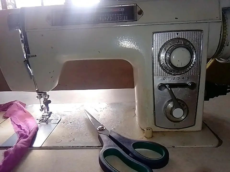 سلام عليكم عندي مكينه براذر منزالي باله ياباني اصلي للبيع تخيط فقط و خياط نظيف وزين هيه وجنطتها وميزها للبيع ب150


**إذا كنت صاحب هذا الإعلان وتريد حذفه لأي سبب، رجاءا أرسل رسالة إلى الدعم الفني**