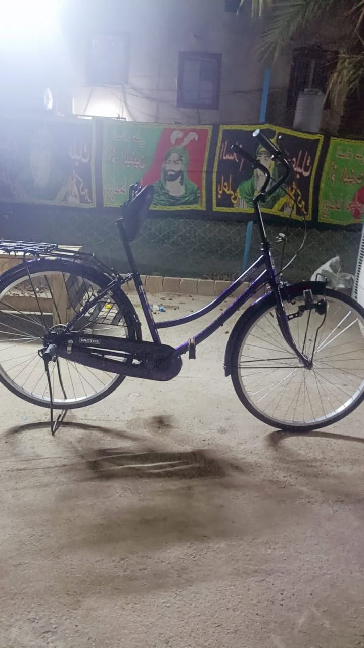 السلام عليكم 
باسكل للبيع حجم 26نظيف 
المكان النجف حي الانصار 
تراوس هم يرهم 
السعر خاص 
التواصل ***********
