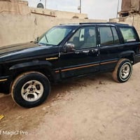 جيب شيروكي موديل 93 مكينه 2500 نضيفه رقم نينوى ماندل راعيها أبيع بدون ...