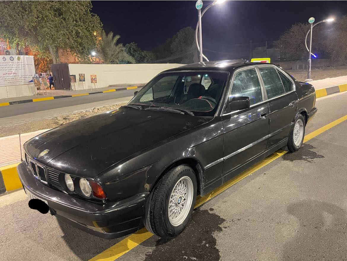 سلام وعليكم
بي ام 520 للبيع
بدون كير ومحرك 
موديل 1991
كزوز رياضي عل ريمون
لايت زينون عالي
شاشا وكامرا
قفل مركزي
حتا الصندوك
نخم ويلكب خليا اصلي ابو الختم
نخم تايات جديد
باتري جديد
كهربايات كلها شغالا
بس كيج البانزين ما يشتغل
سلايت جوبي
حيل نضيف ما يعبر مي
جامات جوبي
هندي بريك شغال
غرفت السياره جلد اسود جديدا
ننته دشبول خلفي وامامي حيل انضاف بردا خلفيا بلادي نخم الكدام عمرتو جديد
نخم الورا عمرتا جديد
صبغ عام جماليه
شرط التحويل رقم نينوى الجديد مصطرا سنويا مشروع وطني لل28كاربون ما مسجلا
مكان السياره موصل 
بدون كير ومحرك
السعر 38 وبيها مجال بصيط
رقم ***********
