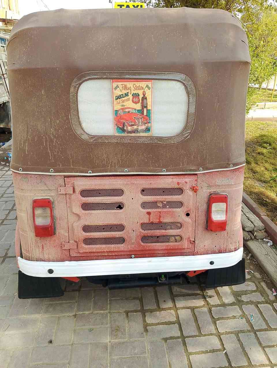 سلام عليكم تكتك للبيع 18شهر5 محرك نضيف تايرات تخم كهربائيات شغالةاوراق 7مكاني بغداد غزالية ***********
