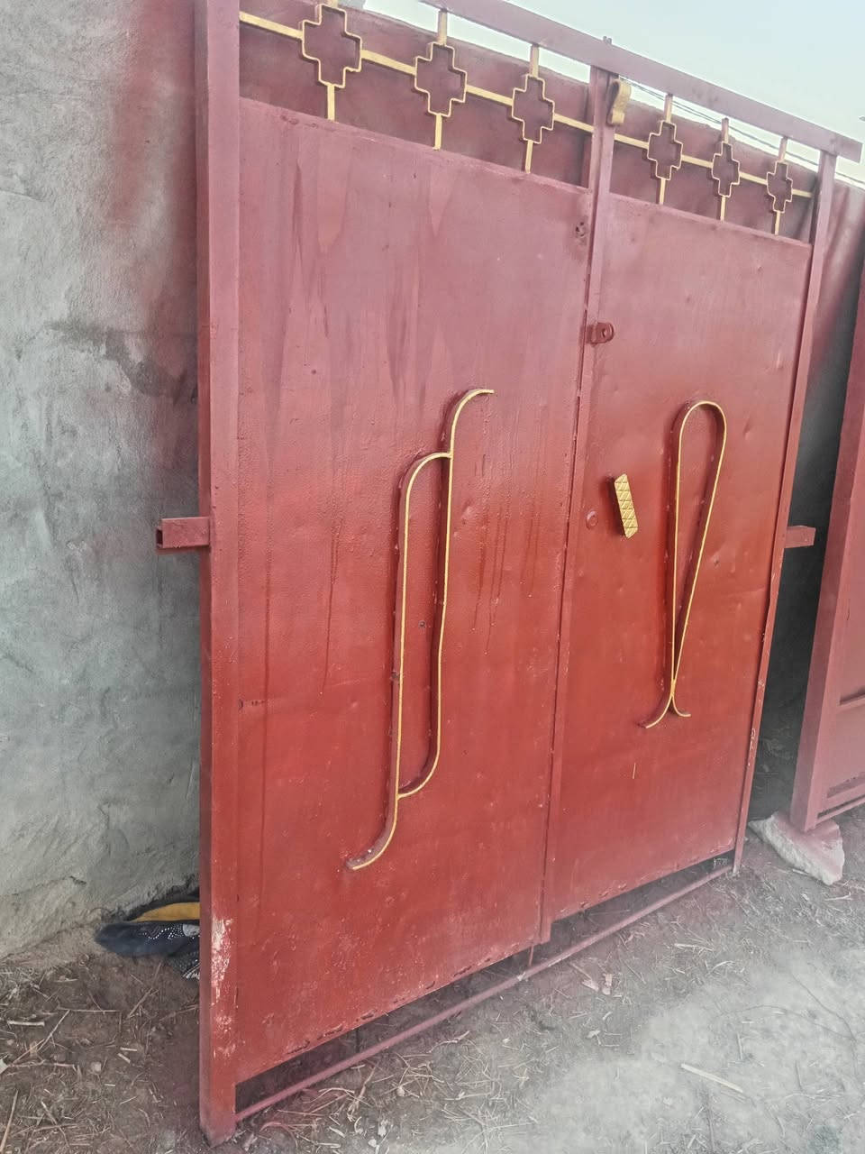 سلام عليكم
بابين ثقيل
واحد رتفاع مترين وربع ب ١٤٠
وثاني طول مترينه اله ربع ب ٩٠
ذي قار شطره ***********
