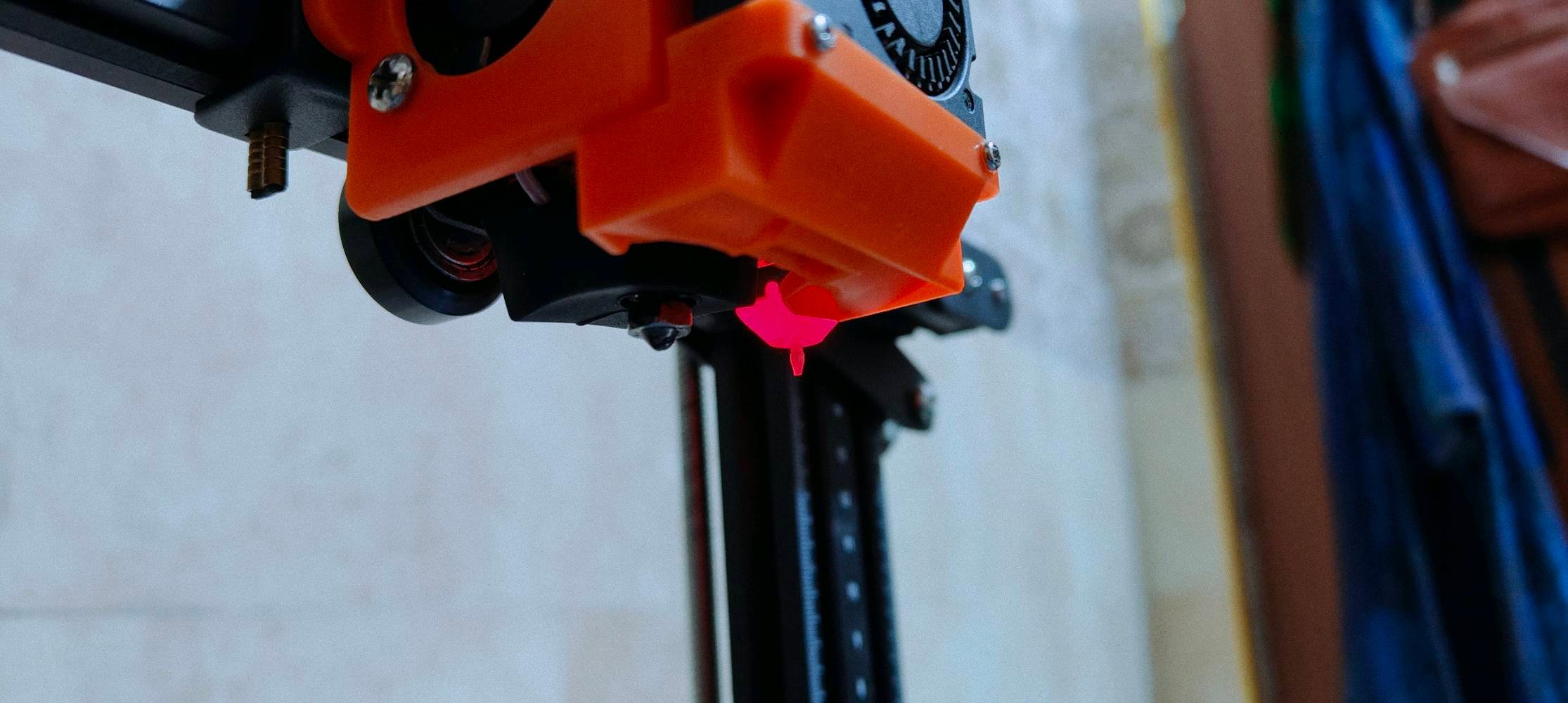 طابعه 3D ماركة ERYONE ER20 مستخدمه
هالطابعة شكد مستخدمة تقريباً، وبيها أي عطل أو تحتاج صيانة قبل الاستلام؟: 
تشتغل طبيعي بس مرات يوكف حساس الحرارة 