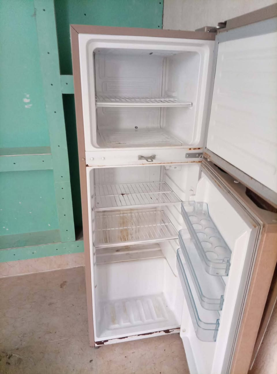 السلام عليكم عندي هذني الغراض اريد ابيعهن الشراي يدخل خاص


**إذا كنت صاحب هذا الإعلان وتريد حذفه لأي سبب، رجاءا أرسل رسالة إلى الدعم الفني**