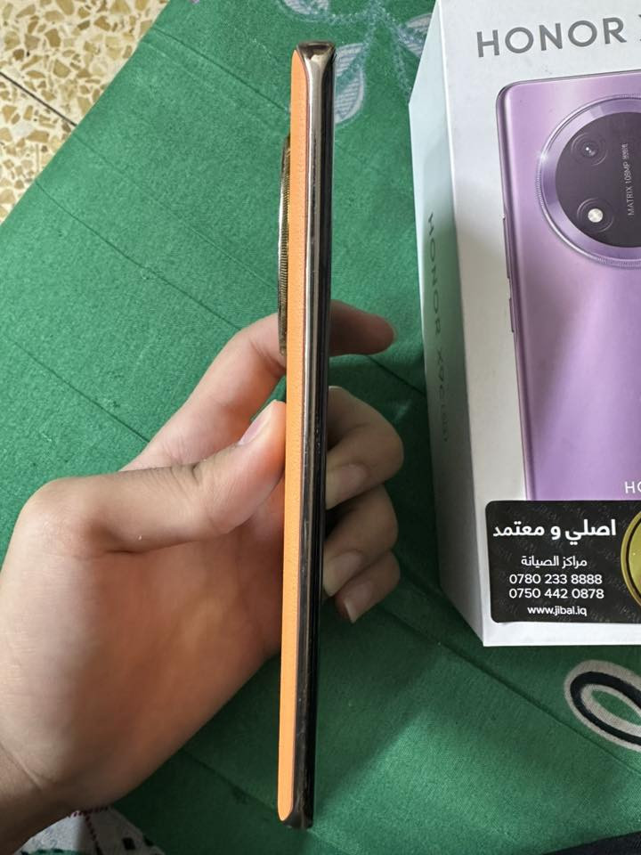 سلام عليكم جهاز هونر X9c جهاز نظيف كلش ذاكره 256 رام 12 لون برتقالي بعده ب ضمان مثل ما تشوف بعده ب ضمان مخلصان شاحنه و الكفر الأصلي وياه بعده ب لزگة الوكالة استعمال قليل مجرد تصفح بس بيت السيمكرت من جوه مضروب ف ما يأثر ابداً جهاز كلش حلو ظهره جلد سعره 330 و بي مجال مكاني بغداد المدينة رقمي ***********
