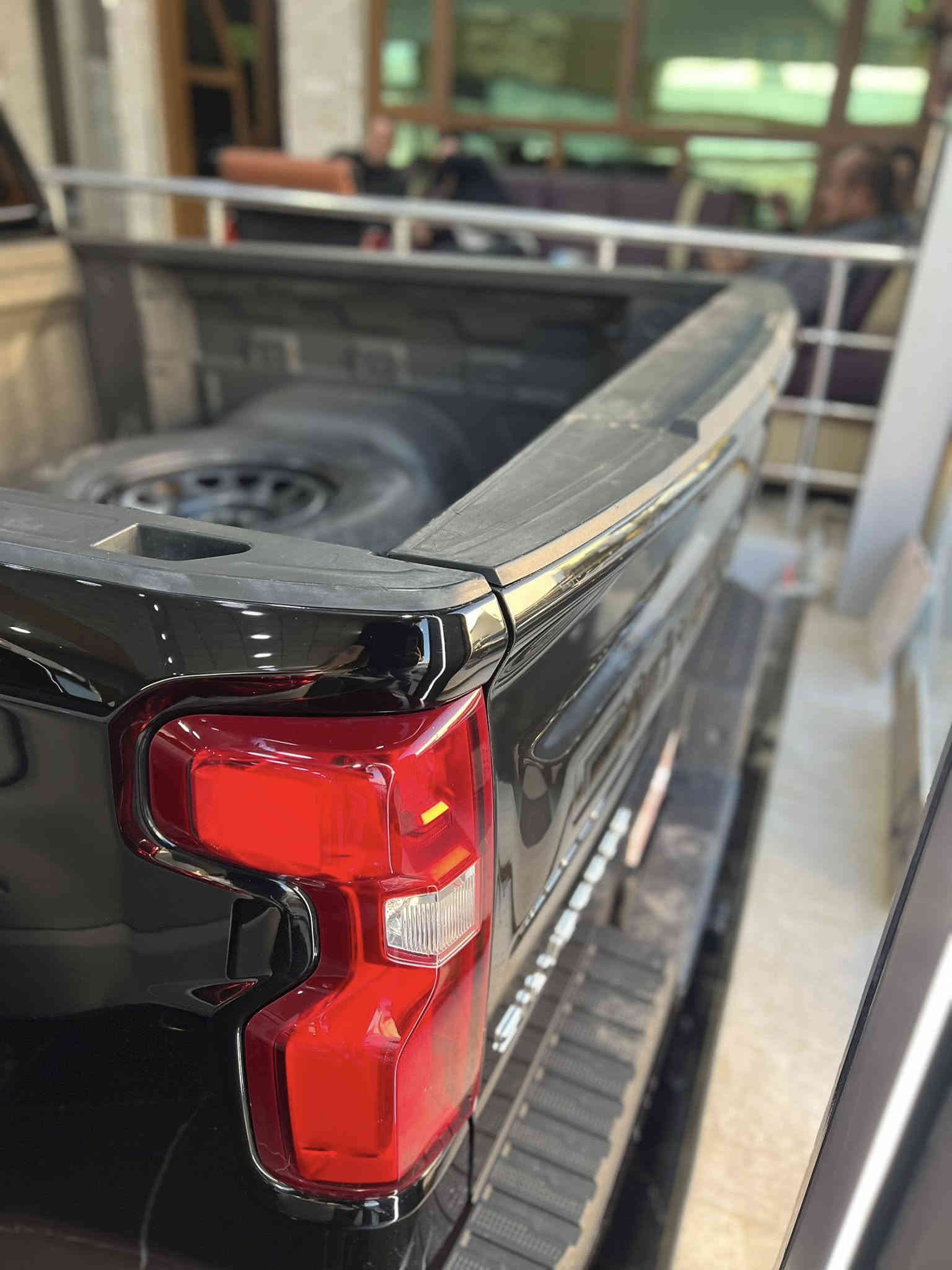 شوفرليت سلفرادو Z71
موديل:2023
ماشية:120mi 
محرك:v8 5300
فورويل:4*4
شكل جديد 
دشبول تاهو
گير طرح
جاملغ تبديل
بدون دواخل وايرباك
سعر:320 
بدون رقم تترقم شمالي
 رقم شاصي: 2GCUDEED1P1117437
***********
