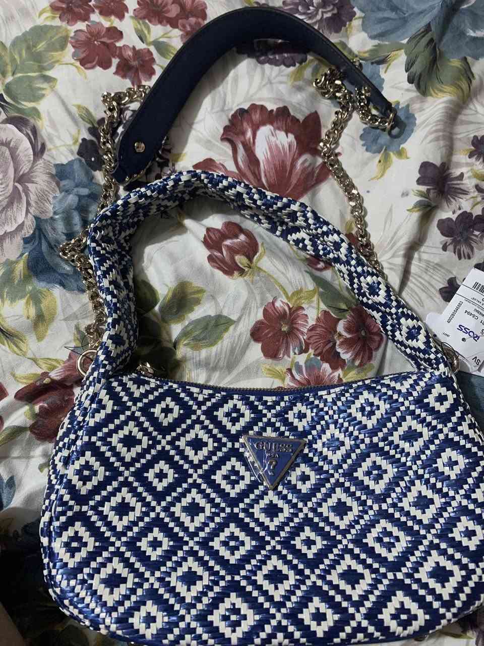 السلام عليكم شباب نسائية جنطة ماركة GUESS الامريكية اصلية وكالةغنية عن التعريف بعدة بلييبل الشركة طلعتلي ب DHL الي تفيدة بالعافية عليه سعرهة ب25 جوة سعرهة بهواية مكاني بابل واكو توصيل


**إذا كنت صاحب هذا الإعلان وتريد حذفه لأي سبب، رجاءا أرسل رسالة إلى الدعم الفني**