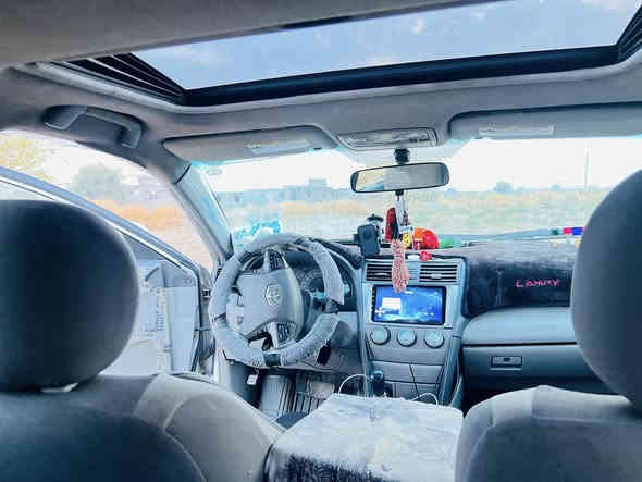 السلام عليكم.
كامري خليجي موديل 2008 ابيع حزام وهيه مو حزام وبيه دواخل تخم تاير جديد 

تدفئه وتبريد فول 

صدر فول 

فتحه سقف 

تبريد قطعتين 

كير محرك شرط 

هزه جديد رقم اربيل شرط التحويل سنويه بسمي السعر 95 وبيه مجال السياره شرط ما تصرف عليه ما ناقصه كلشي للستفسار اتصل ***********
‭0788 293 9443‬
