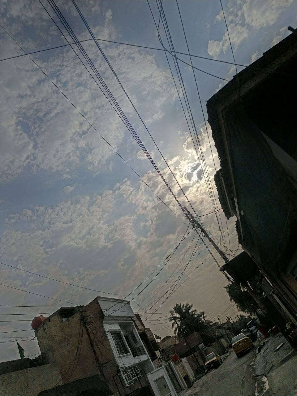 السلام عليكم بيت البيع مساحته 120متر شطر واجهة 6ونص يحتوي على بناء طابق ونص بيت حلو مرتب شارع الضغط فرع أبو قيس بل ركن محطة مي البركه قريب على سريع علوه مي كهرباء تبليط منطقة سكنية حلوه بيت رقم هاتف ***********بي واتساب
