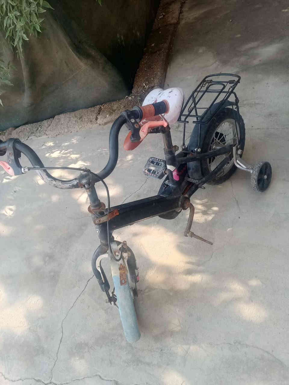 بايسكلات عدد 2 عوزهن ترتيب بسيط العنوان زبير السعر 60 للاتصال ***********
