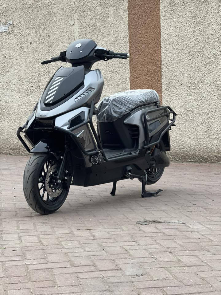 السلام عليكم.. شباب دراجه شحن ليثيوم للبيع دراجه زيرو زيرو غير مستخدم  ابد. بعدها وكاله صفر كيلو متر   وصل. المعرض موجود ابسمي بارحه اخذتها. بليل دراجه تجي مواصفات عالميه 

دراجه الصقر ..  تيسلا القرش .(زيروو...زيروو..)..
( بطاريه ليثيوم .32.امبير ) فوسفات الحديد...الملف 2000Wحقيقي...السرعه .88_
..اجت بنظام..APS..أمامي خلفي...بلوتوث...مخرج USP...سويجين وبصمتين..تشغيل بصمه وسويج وجهاز مانع سرقه...وصل المعرض ببه...

....الشراي يتصل مكاني بغداد

***********
