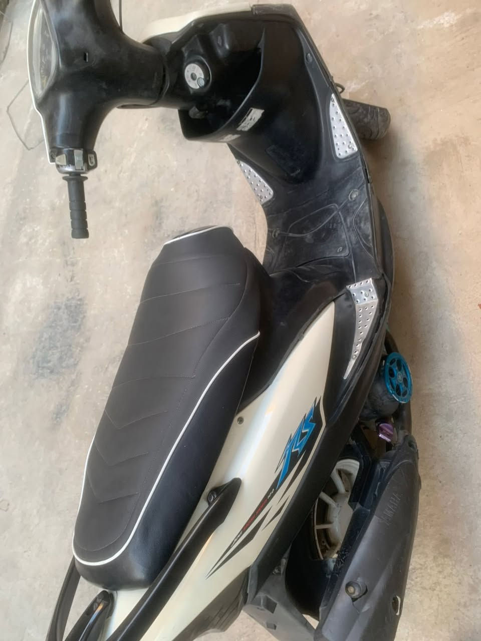 سلام عليكم ماكس عدله للبيع مزوده شلعه معدل كتاله اذا مو معدل يعبر 120رجعهة بيهة عقل رياضي صالنصه رياضي بوشه 55حفر كلشي مناقصهة الدراجه سلف هندر دراجه جديده مال رمبه ماخذه 
سعره 650 وبيه شويه مجال 
  مكاني بغداد حي الجامعه 
***********
