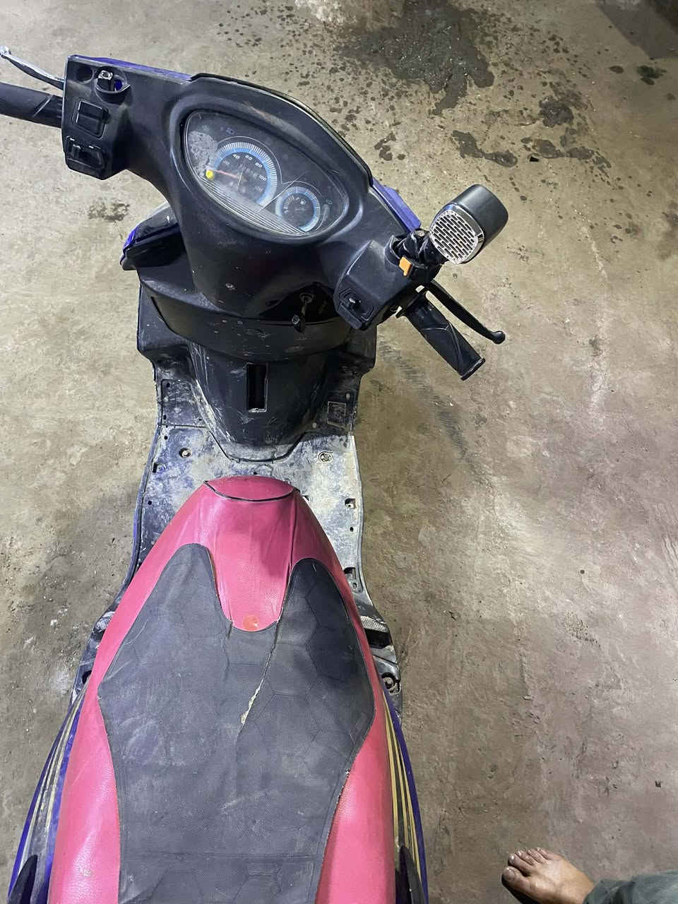 دراجه للبيع
دراجه يرادله ترتيب كامله شغاله نكره سلف بكل وكت دراجه حلو كامله ماكني شارع الطيار رقمي *********** السعر ١٢٥ وبيه مجال
