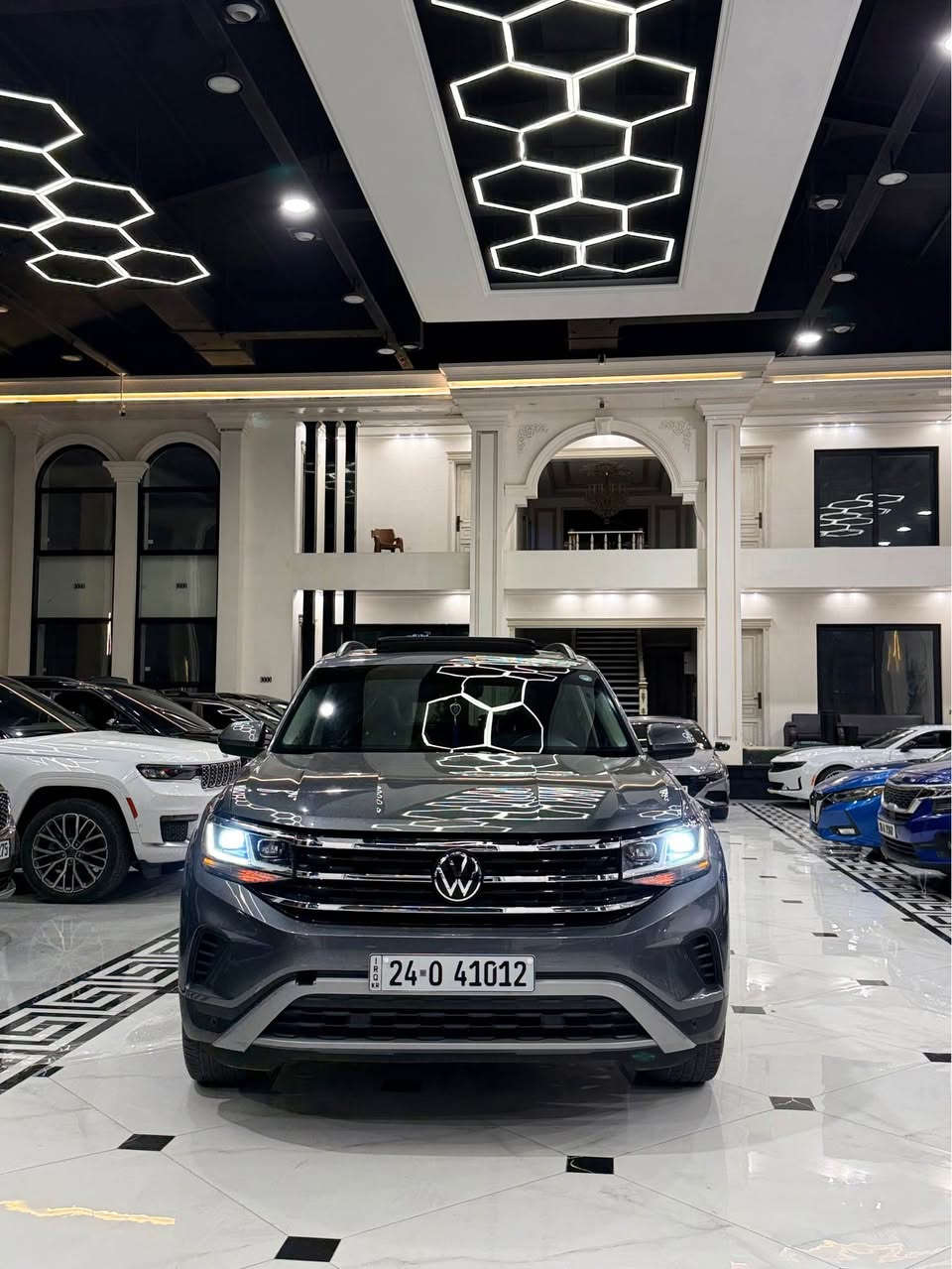 فوكس واجن اطلس وارد امريكي موديل 2023  محرك V6 سلندر مواصفات SE پلاس يعني فول فول شاشه جبيره كاميره خلفي شاشه امامي إلكتروني بصمه شغال عن بعد بانوراما كشنات خلف كشنات كهربائي كشنات تتفيه🔥بريك بصمه تبريد مركزي ٧ راكب اشاير مريات رادار جانبيات رادار امامي حساس امامي حساس خلفي سندوك شفت جامات خلف برداد بلادي فور ويل يعني دبل اكسل لايت ليد زينون ويل كروم تحكم استيرن تحديد سرعه بعد هوايه مواصفات بيها سياره مكفوله بدون حادث بشرط فقط واگع شي عن جملغ بونيد يعني مابيها حادث بجم خلف كبس حتا دعامياته بلادي بشرط بدون دواخل بدون ارباك بدون تعديل بدون شخوط بدون بقسات كله سليم بشرط سياره ماشي ٤١ الف گير محرك بشرط سياره مرقمه رقم سنويه كله جديد بشرط تحويل اووكاله مكان سياره إربيل شريكه ابو ظبي كارس. سعر. 243$🔥😳

*********** وتساب
***********. و أربيل, العراق
