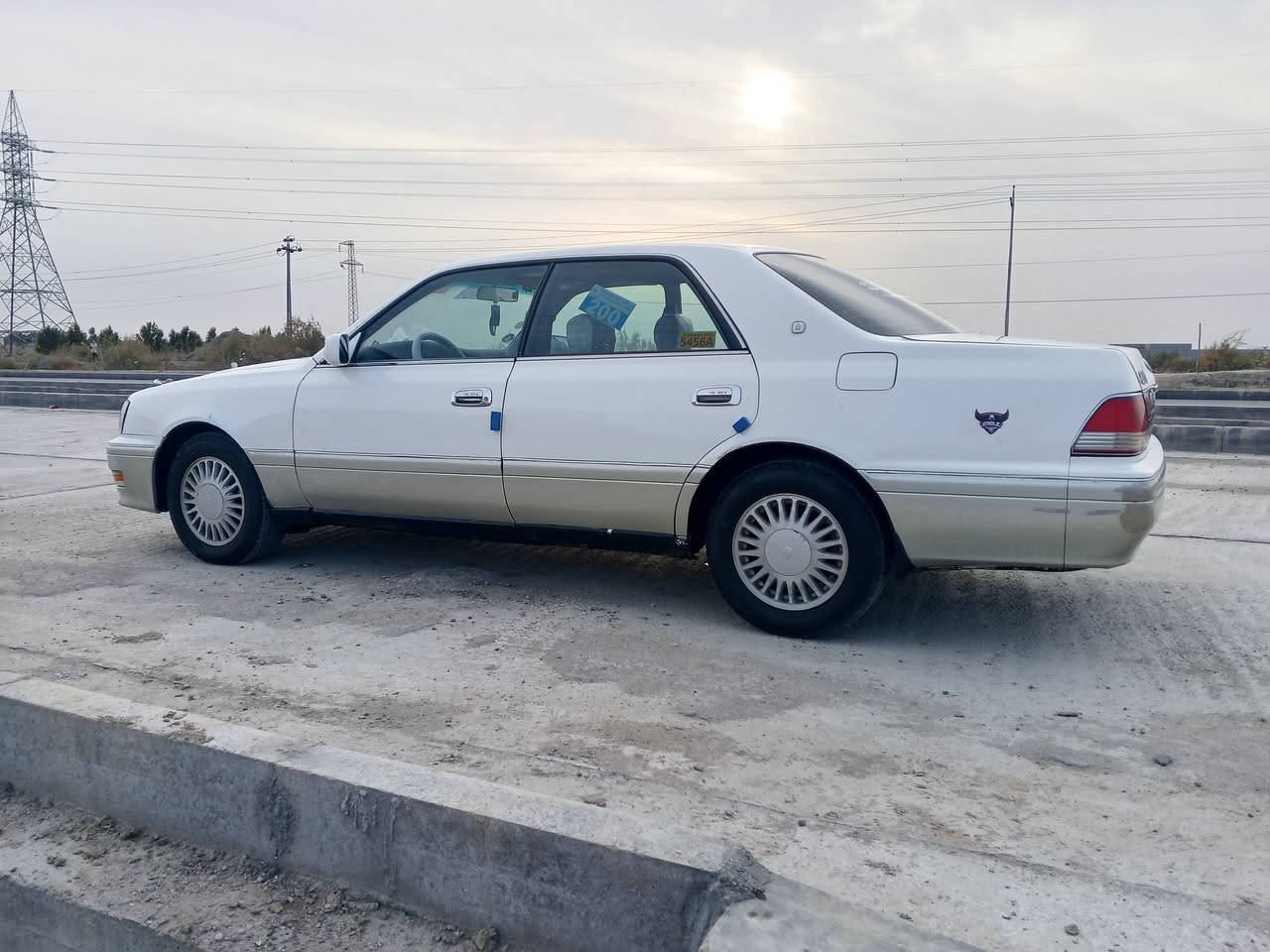 السلام عليكم 
‏كراون (راس الثور) للبيع او مراوس 
‏
‏السيارة موديل 1996مشروع وطني
‏رقم انبار تحويل ثاني يوم 
‏السيارة مامتعوبة مال دوام فقط
‏مكينة وكير خير من اللة 
‏السيارة كفالة بية طخة من ورى فقط
‏ كهربائيات كلة شغالة ومسوي ادامة 
‏للمكينة هسة السيارة ماعيازة شي 
‏تايرات جدد توني شادهن 
‏ لايت عالي ناصي زنون 
‏سماعات كلهن يشتغلن 
‏وبعد شتحتاج من معلومة خابرني 
‏وبيك خير وتدلل 
‏السعر 90 وبية مجال للطيبين 
‏بكانة ذي قار قضاء الدواية 
***********
