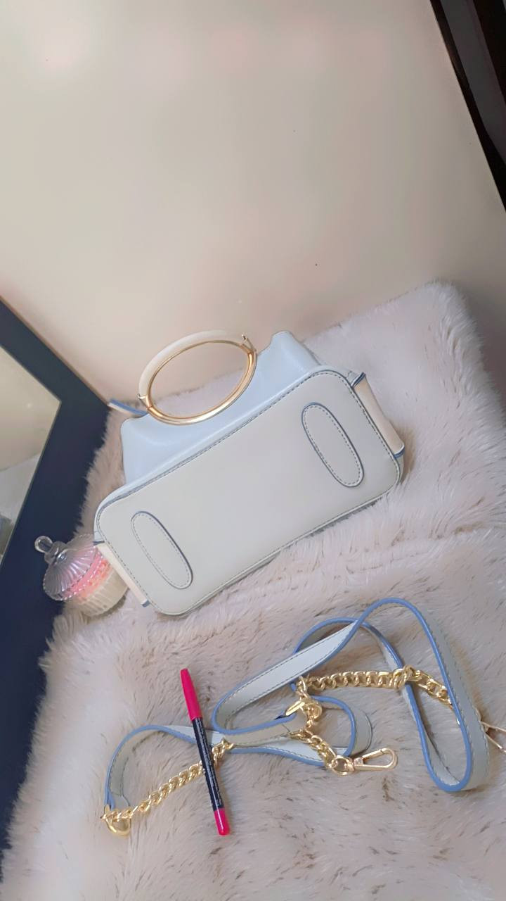 جنط نسائية ماركات عالمية 💼👜
✔️ خامة أصلية وجودة عالية 
✔️ موديلات أنيقة تناسب كل الأذواق
✔️ أسعار مناسبة وأقل بكثير من السوق

🔥 الكمية محدودة — الحقّي تختاري قبل ما تخلص 🔥

📩 للحجز والاستفسار راسلينا خاص


**إذا كنت صاحب هذا الإعلان وتريد حذفه لأي سبب، رجاءا أرسل رسالة إلى الدعم الفني**