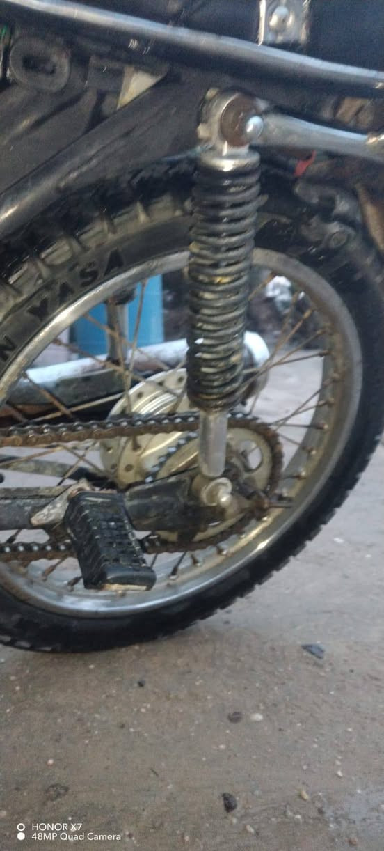 سلام عليكم شباب دراجه نامه شلامج دراجه نضيفه فول كهربايات كله شاقهله عوزه بس باتري نضيفه   بك لايت لوره شقال كلشي ما بيه  شايره شقاله عوزهن بس ربط   محرك نضيفه  كلشي ما بيه  سعر 425وبيه مجال قليل رقم ***********
