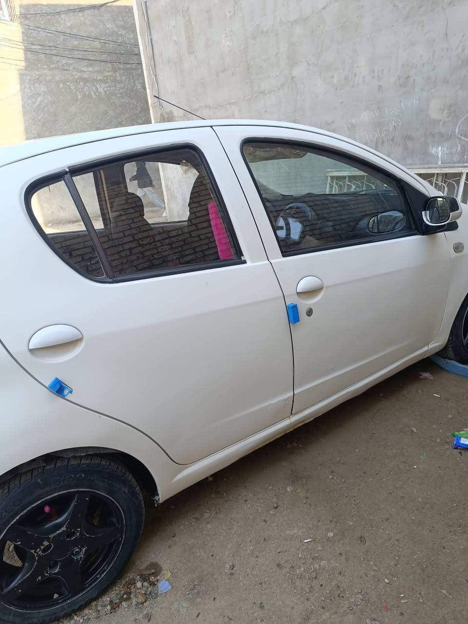 باندا مديل12 رقم انكليزي باسمنة مصبوغة حزام محرك صدر كهربأيات  ممتازة.... نقص تبريد والكير مابي مشكلة فقط النمرة الرابعة متجي  للعلم حيل معتنية بيها بس مطرة على بيعتها وبسعر جدا مناسب ب38 مكاني..... البياع للجاد يتصل ***********
