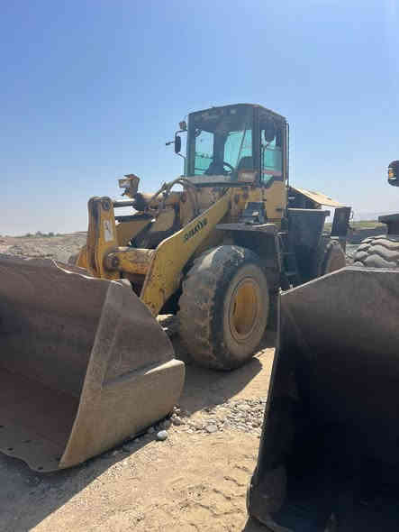 السلام عليكم شفل كاموتسو حجم320 نضيف بي مضخه بيه ضعف بس كله جديد صينين جديد تايرات نص عمر الموديل98محرك جديد السعر120 بي مجال هاذه ارقامي ***********
