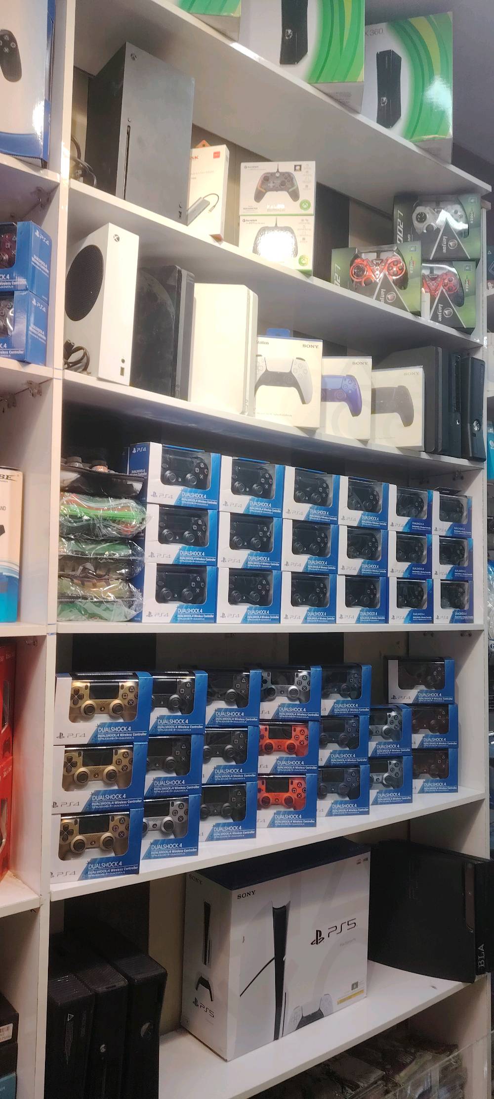 سلام عليكم متوفر كل بليات جوستكات أغراض أقراص داخل الجزائر تواصل رقم واتساب 