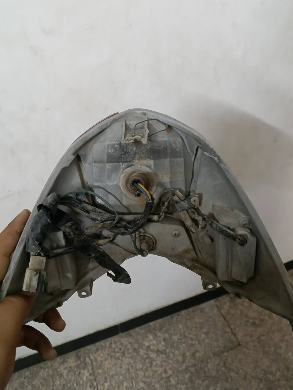 سلام عليكم غراض مال ماكس بيش متريدهن اخذهن ***********
كصه اصليه مختمه

اشاير اصليه 

بك لايت شغال عوزه بس جامه

بجم ابيض تجاري

