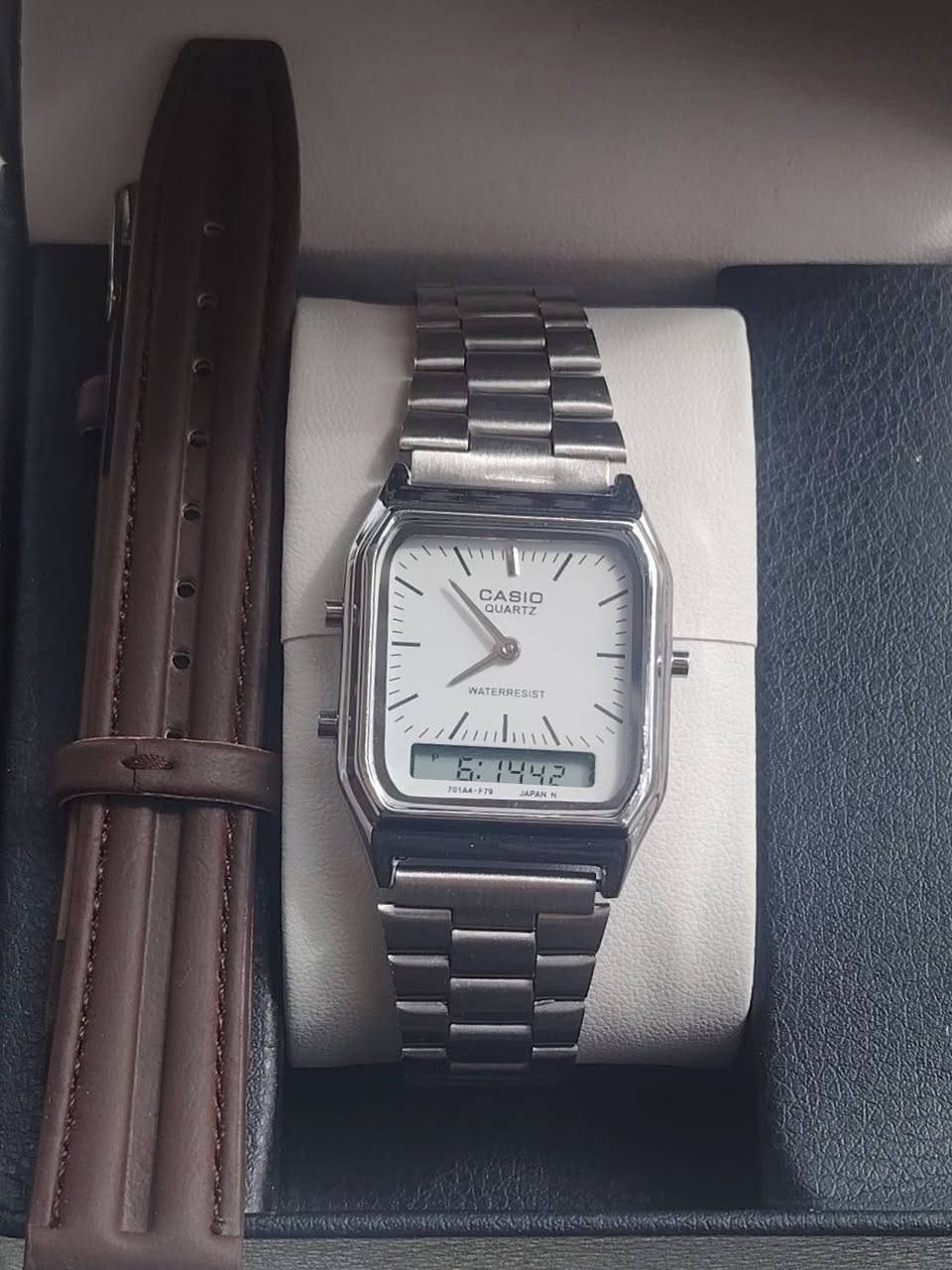 ساعة ⌚CASIO ياباني الصنع
ساعة ⌚مكينه ماطور
قطر الساعة⌚30سم📐
ساعة⌚دبل سير 
1️⃣سير حديد2️⃣سير جلد
تحتوي الساعة⬅️ سناتر 🕑وارقام🔢
⬅️وايضا معدن فولاذ مقاوم للصدا 
⬅️وضد الماء💦
⬅️سعر القطعة 60الف 💲
الحجز والاستفسار مراسلة الصفحة او الاتصال على الرقم ***********
