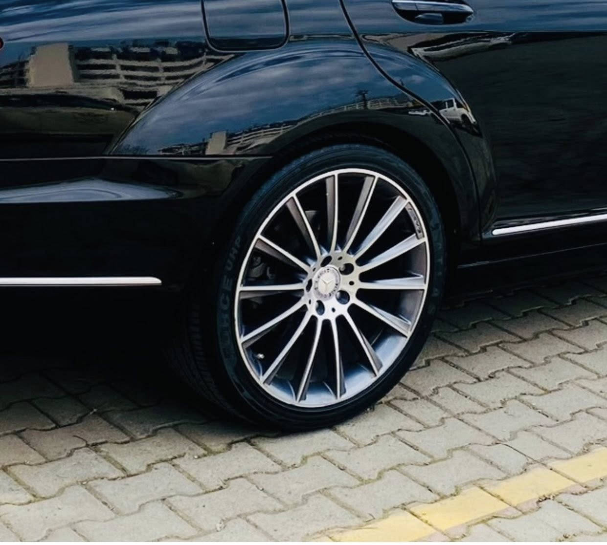 سلام عليكم عندي ويل وطاير حجم 20 amg نضافتها ٩٥٪؜ للبيع سعر ٣٥٠ دولار  موبايل ***********
