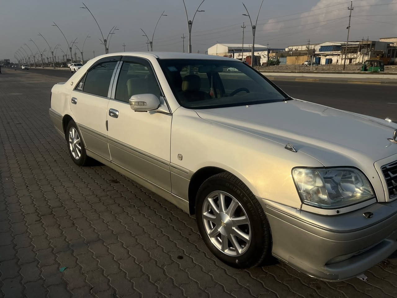 السلام عليكم ملكه مديل 2003 كفاله من كص ونقل وضربه رقم بصره دولي بسمنه أربع دكم كشنات جلد  حكرك ديفور جبير مكاني بصره ابصخير  سعرها135 شراي يتصل ***********
