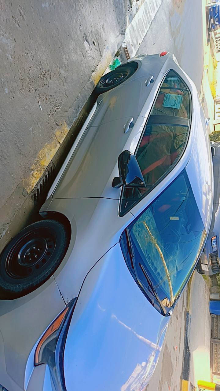 كورولا موديل 21 امريكي معوقين بعدلها سنه تصير حره Le بيقه قطعتين جاملغ وبنيد السعر 130وبيهه مجال ***********
