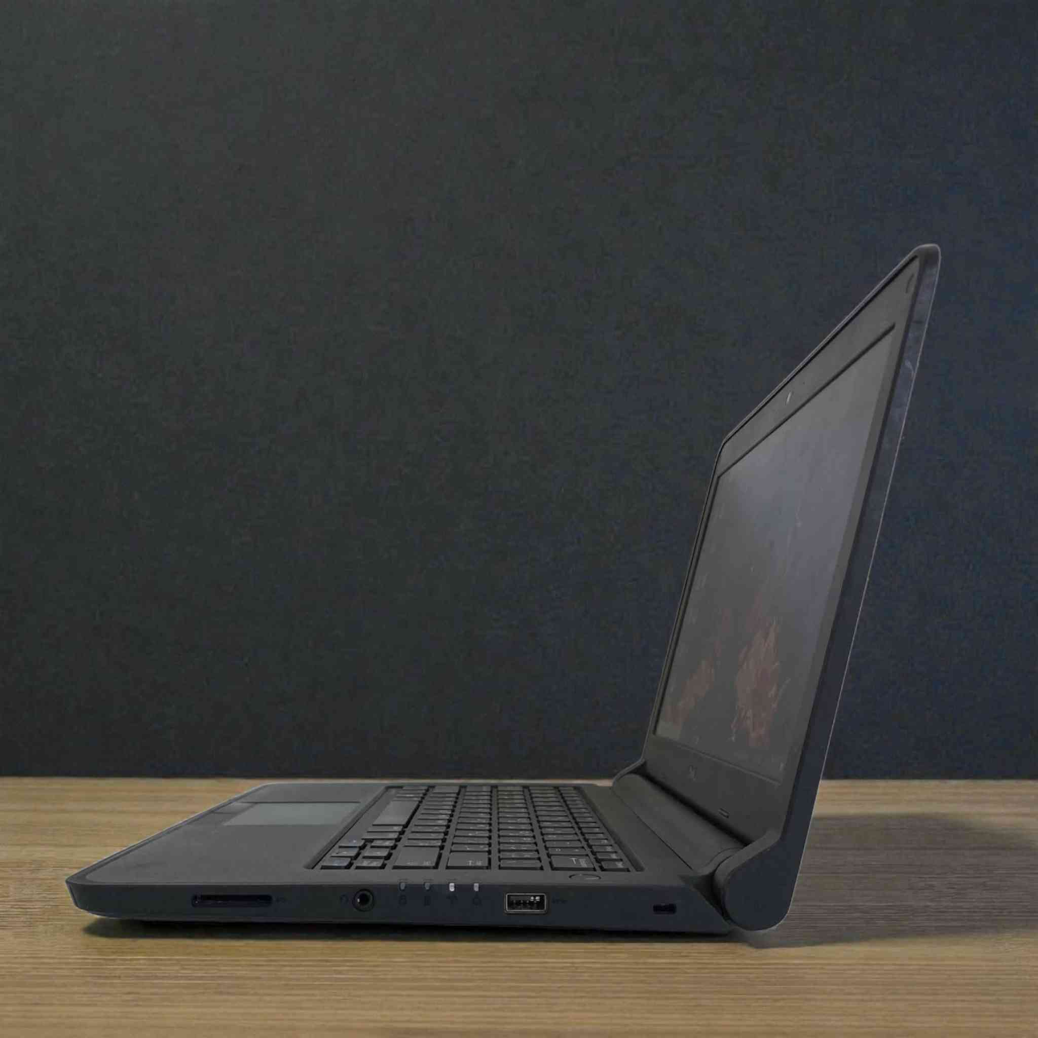 🔥 عرض تحطيم الأسعار! لابتوب Dell العملي بـ 170 ألف فقط! 🔥
فرصة ممتازة للطلاب، الطباعة، التصفح، والأعمال المكتبية! احصل على لابتوب Dell Latitude 3350 الغني عن التعريف، بمواصفات تضمن لك سرعة في الأداء بفضل الـ SSD
💻 المواصفات التقنية للجهاز:
• الموديل: Dell Latitude 3350
• المعالج (CPU): Intel Core i5 - (الجيل الخامس)
• الذاكرة العشوائية (RAM): DDR3 - 8GB
• التخزين (Hard): SSD -128GB (سرعة عالية جداً في تشغيل النظام والبرامج)
•  كرت شاشة داخلي: Intel Graphics – 4GB
• حجم الشاشة: 13.3 انج
🎁 الهدايا والملحقات (مجاناً):
• حقيبة لابتوب
• شاحن لابتوب
• ماوس
• ماوس باد
• تغليف احترافي وآمن (داخل كرتونة)
🛡️ الضمان والخدمات المميزة:
• حق الفحص: يحق لك فحص اللابتوب ومقارنة المواصفات والنظافة عند المندوب قبل الاستلام ودفع المبلغ.
• ضمان حقيقي: ضمان اسبوعين  بعد الاستلام لضمان حقك.
• البرامج: تنصيب ويندوز مع حزمة Office كاملة وكافة البرامج الأساسية والتعريفات (الجهاز جاهز للعمل فوراً).
💰 السعر: 170,000 دينار عراقي
📍 موقّعنا: بغداد - الأمين الثانية - نواب الظباط
🚚 التوصيل: متوفر إلى جميع محافظات العراق
📞 للحجز والاستفسار (متوفر واتساب):
***********
