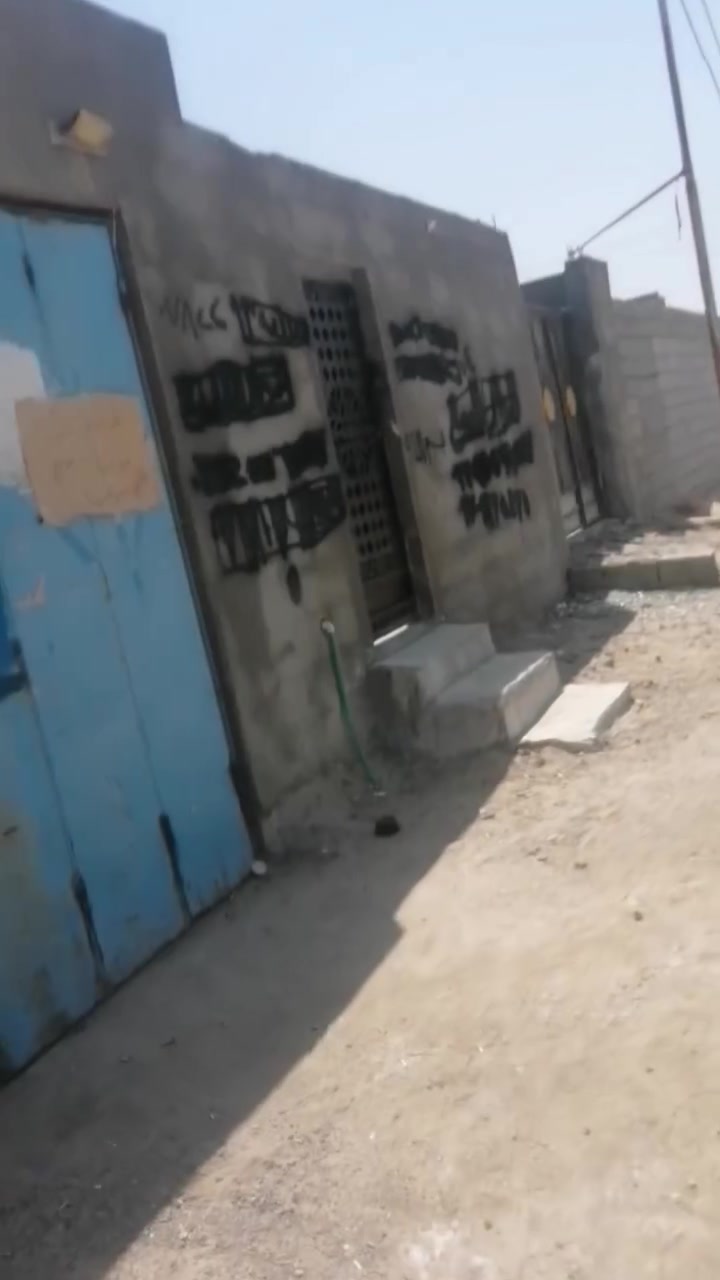 بيتان للبيع في حي الأندلس زبير *********** كل بيت مساحه ٢٥٠ متر بناء كونكريت
