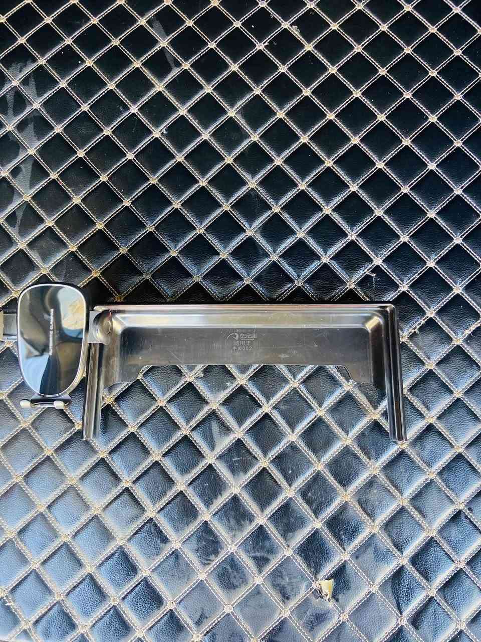 سلام عليكم
واقيات كورلا اصلي سعر 25 وبيهن مجال 
حامله مال تليفون تكعد ع شاشه سعر20وبيهه مجال 
مكان بغداد سيديه تقاطع درويش 
رقم ***********
