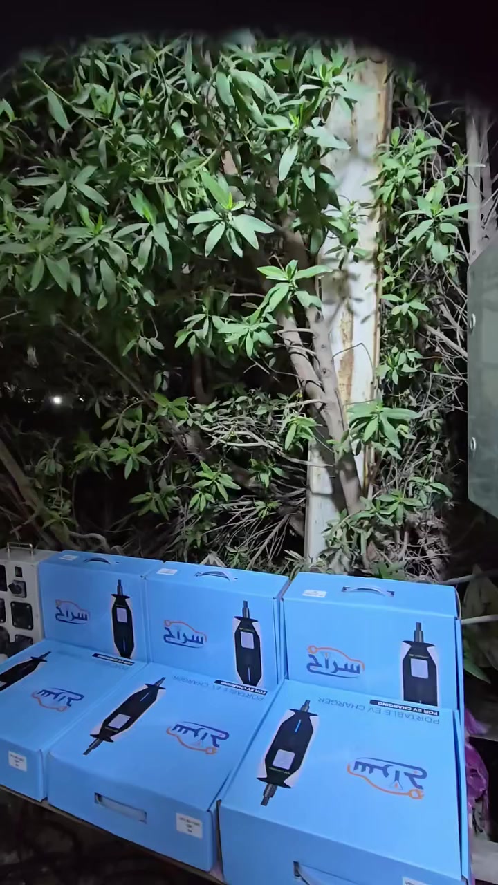 🔌 بعدك تشحن بسيارة كهربائية بشاحن ضعيف؟
اليوم وفرنالك الشاحن الأقوى والأكثر تحمّل (شاحن الطابوكة) 💪
⚡ مصمم ليتحمل أقسى الظروف
✔️ ضد الكسر
✔️ ضد الماء
✔️ عملي للتنقل والعمل الميداني
🔋 16 أمبير – متغير الأمبيرية
مناسب لشحن:
🚗 سيارات BYD
🚗 سيارات Jetour
🚗 سيارات Bony
🚗 جميع السيارات الصينية بمنفذ GBT
🚗 السيارات الكهربائية و البلك إن هايبرد
🔧 مثالي للاستخدام:
• في البيت
• في السفر
• في مواقع العمل
💰 السعر: 185,000 دينار فقط
📍 متوفر الآن في فروع سراج الدين ببغداد:
📍 فرع البلديات
بغداد – البلديات – شارع المصرف
📞 ***********
٠٠٠٠٠٠٠٠٠٠٠٠٠٠٠٠٠٠٠٠
📍 فرع تقاطع الدرويش
شارع البدالة مقابل جامع الحميد
📞 ***********
☆☆☆☆☆☆☆☆☆
📍 فرع حي الجامعة 
📞 ***********
***********

⚡ سراج الدين لشواحن السيارات الكهربائية
نوفر لكم أفضل الشواحن والأدبترات وبوردات الحماية لجميع السيارات الكهربائية.
