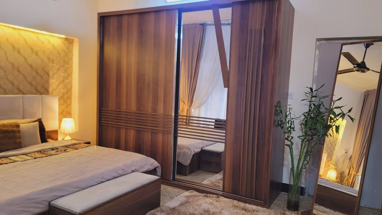 للاستفسار على الرقم ***********
