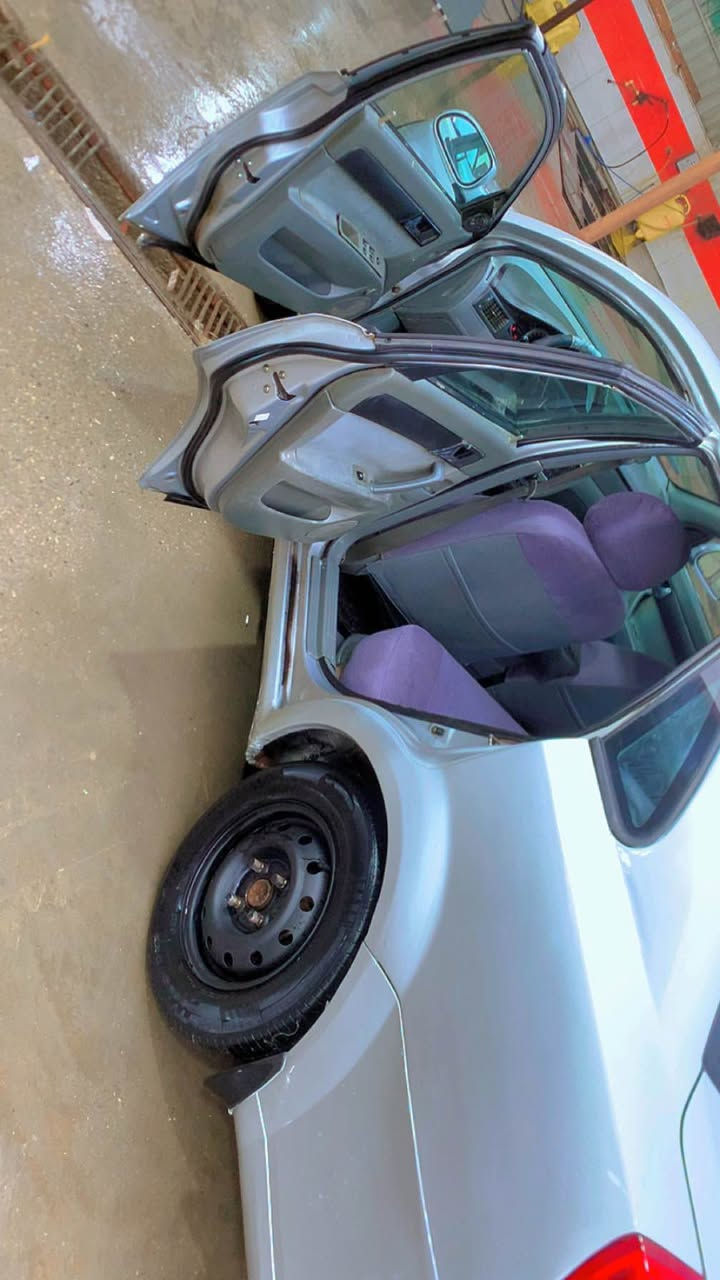 السلام عليكم 
اوبترا 2006رقم بغداد مكينه 1600 بلادي 
مصبوغة عام جمالية  
كير ومحرك مكفولات تبريد ثلج من دون دواخل سيارة نظيفة بمعنى الكلمة 
السياره كامله من كلشي اي نقص مابيها 
السعر 64
 و مجالهة بسيط
***********
 مكان السيارة :- ديالى -بعقوبة بعقوبة, ديالى
