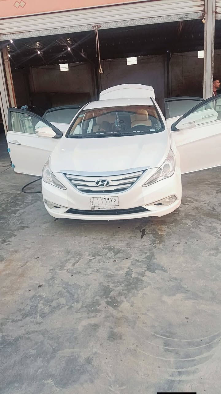 سوناتا موديل ٢٠١٤
خليجي محرك ٢٤٠٠ دوش
تحكمات + كشن كهربائي 
نظام ايكو 
مرايات شفط
 فول عدا البصمه والفتحه
بيها جاملغ خلفي جهة السائق صبغ ومعجون
وشبر من الجاملغ الخلفي الايمن فقط صبغ
ورصعات بسيطه بالقمارة سبب عصف انفجار
رقم انبار 
١١٣$ وبيها مجال قليل جدا 
مكاني / الحبانيه - حي العمال
***********
