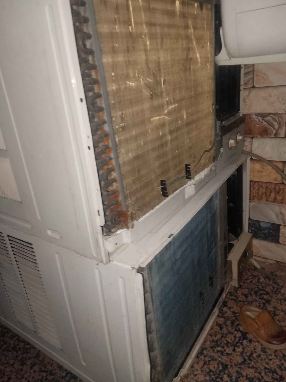 مكيفات 2طن شغالات توسوت +حافظ تجي تشغله ونشوف برودته يله تأخذه سعر الواحد ٢٠٠ مكاني العماره حي العسكري الشراي يتصل *********** عمارة, ميسان
