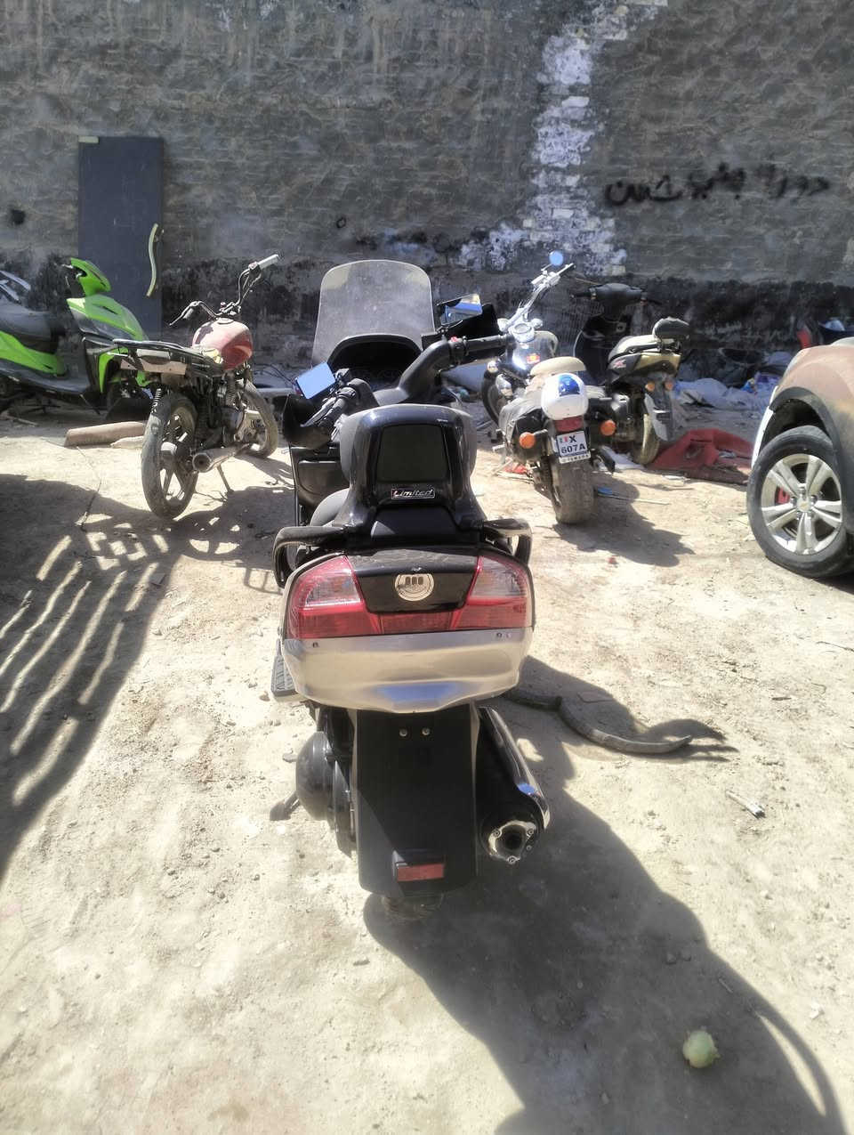 سلام عليكم سكاي ويف محرك 400الدراجه فول محرك شلعه ومعدل كهربائيات شغاله لايت هورن اشاير دبل اشاره كفراته نضيفه تخم تاير جدد الدراجه تاخذه متصرف عليه ربع السعر (800)وبيه مجال مكان الدراجه كربلاء الحر الصغير ***********
