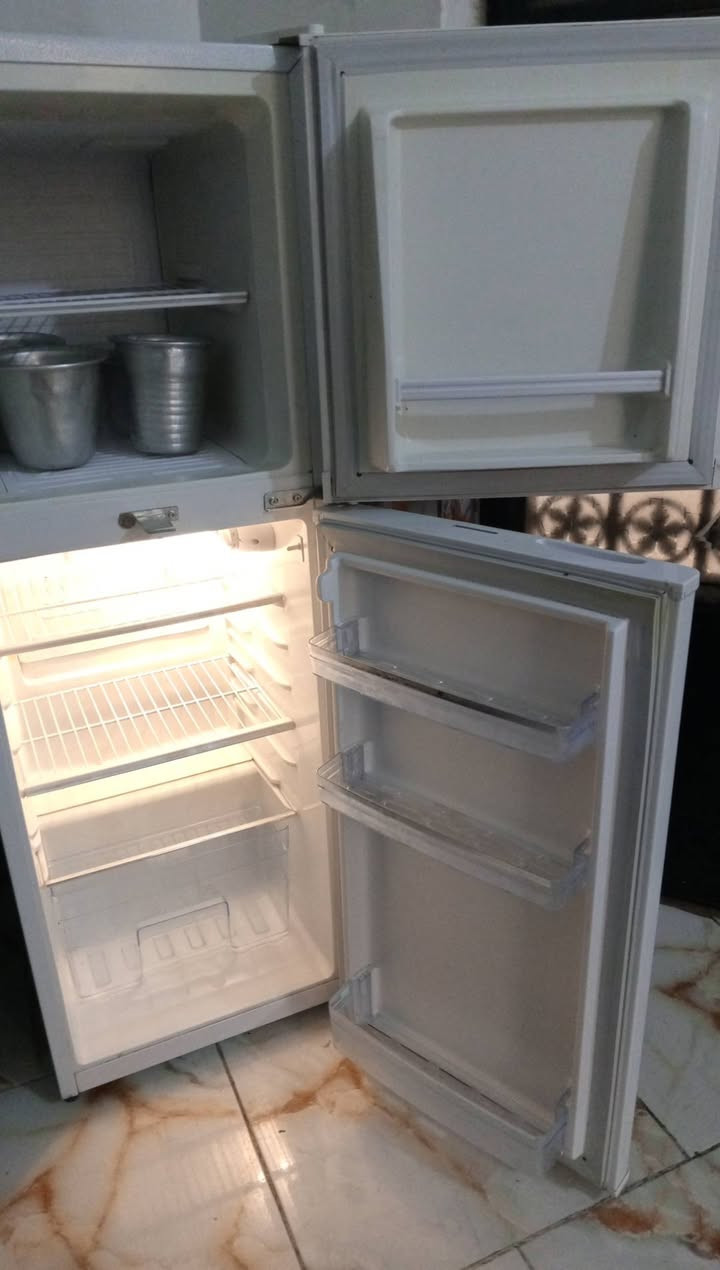 سلام عليكم ثلاجه حجم وسط للبيع جديده ستعمال كولششش  قليل صار شهرين من اخذتها مكاني كفائات  الدوره بالصحه


**إذا كنت صاحب هذا الإعلان وتريد حذفه لأي سبب، رجاءا أرسل رسالة إلى الدعم الفني**